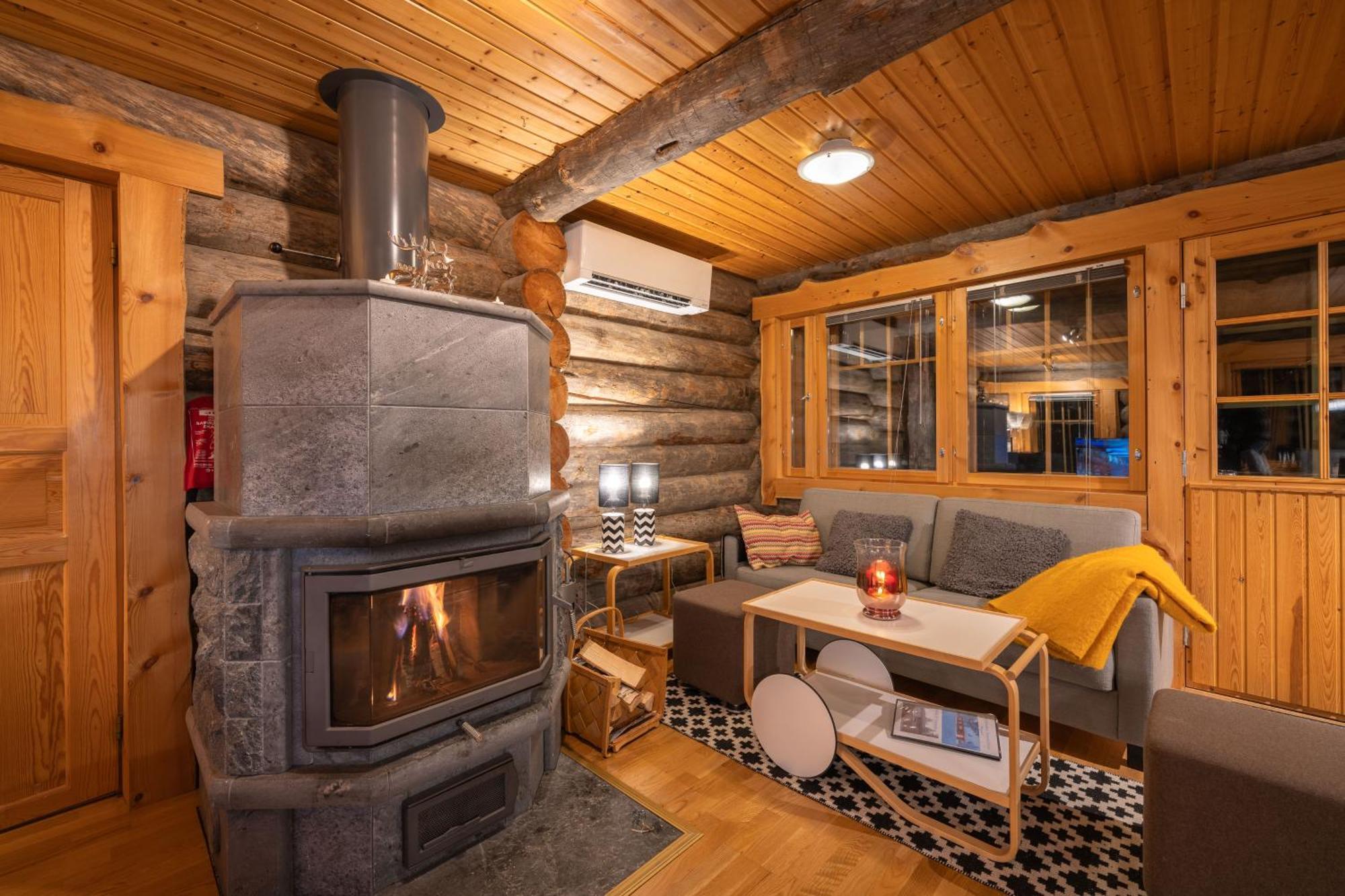 Kuukkeli Log Houses Villa Aurora "Pupula" Saariselka Exterior photo